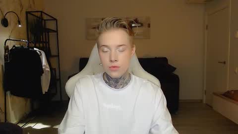 Roni online show from January 30, 6:54 pm