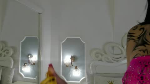 rosavelle_ online show from June 3, 11:33 am