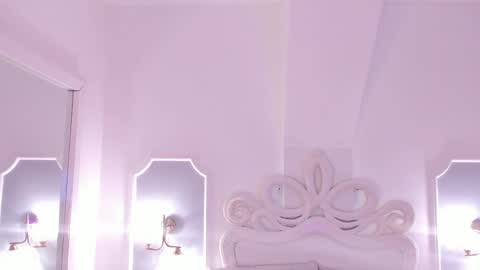 rosavelle_ online show from June 3, 2:33 pm