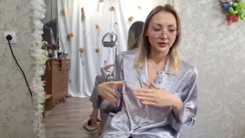 rosejanos online show from November 23, 11:45 am