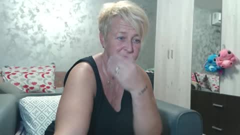 Lovepinklilly online show from September 20, 6:06 pm