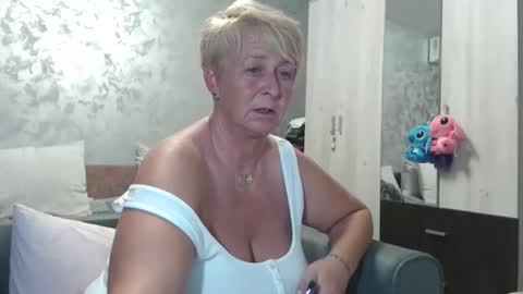 Lovepinklilly online show from September 16, 4:59 pm