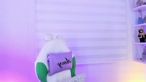   online show from February 7, 11:12 am