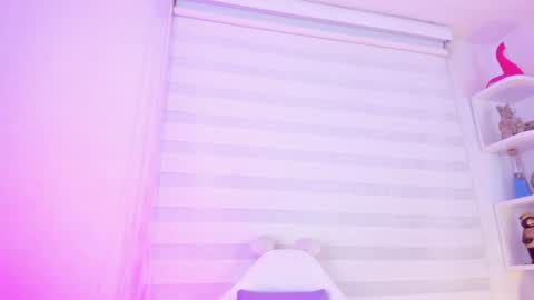   online show from February 5, 11:12 am