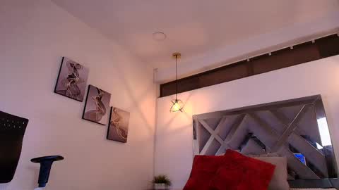 Ross online show from April 16, 3:07 am