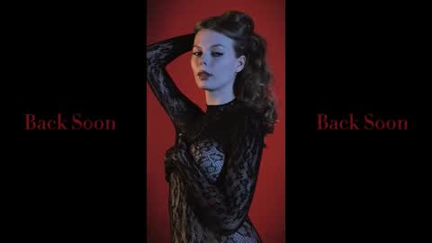 rosy_black_ online show from November 1, 4:33 pm