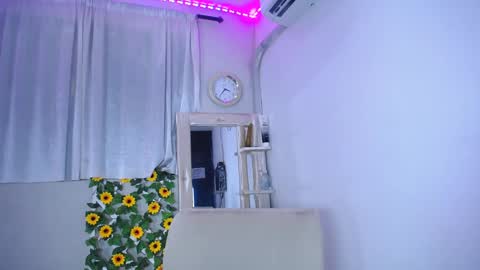 rous_25 online show from December 18, 1:02 pm