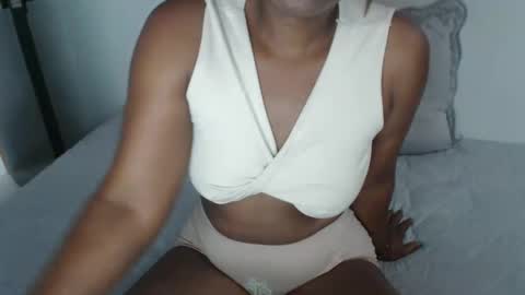 luxa online show from February 19, 1:50 pm