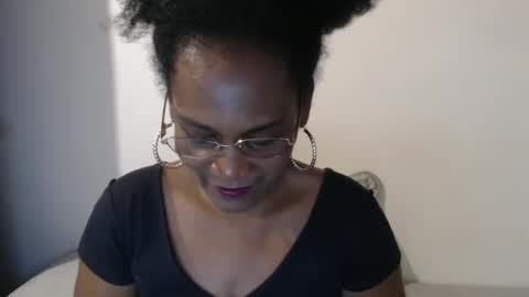 luxa online show from February 22, 11:32 pm