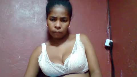 rovaelyah online show from February 2, 7:13 pm