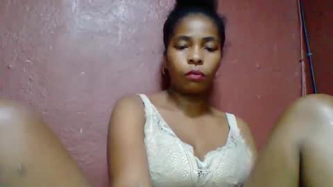 rovaelyah online show from November 12, 8:34 am