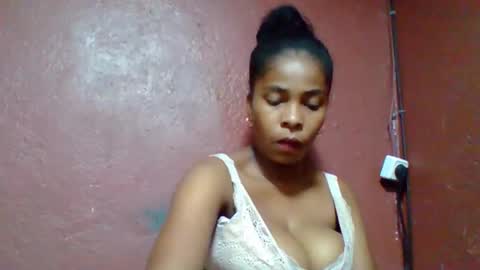 rovaelyah online show from February 4, 7:22 am