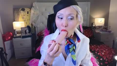 Roxalana online show from April 5, 7:29 am