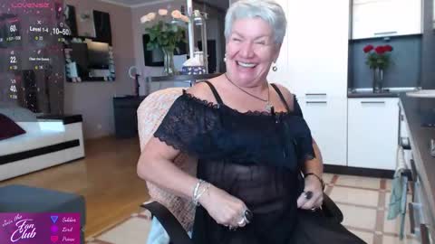 Roxana online show from October 3, 2:00 pm