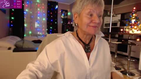 Roxana online show from January 1, 3:03 pm