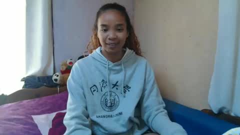 roxanne_98 online show from October 11, 5:45 am