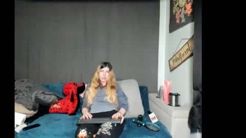 roxihazeleyes online show from February 22, 12:44 am