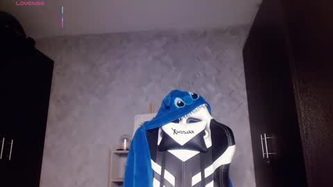 roxxi_2110 online show from December 14, 3:01 am