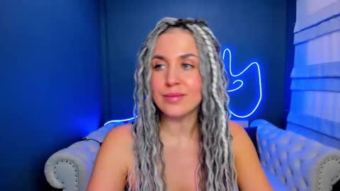 Roxy online show from February 5, 7:00 am