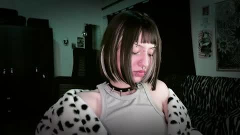 Roxy Independient model Help me to reach 50 thumbs up online show from May 15, 11:07 pm