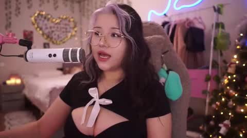 roxysuh online show from December 21, 8:07 am