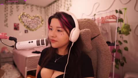 roxysuh online show from June 1, 7:43 am