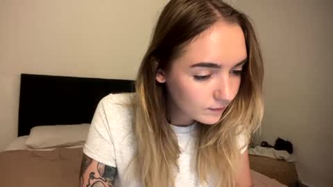 Roxy online show from April 10, 2:23 pm