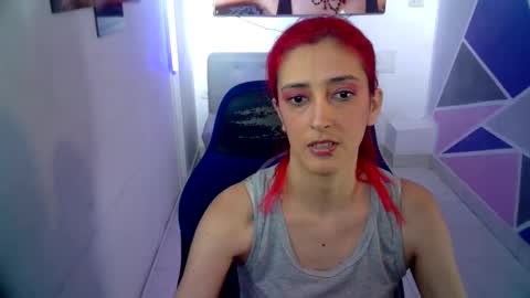 ruby_your_milf online show from December 28, 6:18 pm