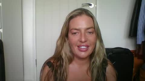 rubyredxxxoxxx online show from July 5, 12:55 pm