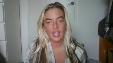 rubyredxxxoxxx online show from January 5, 9:05 am