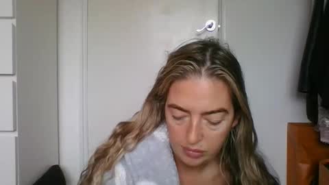 rubyredxxxoxxx online show from October 18, 7:55 am