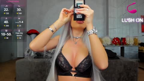 Ava online show from February 3, 6:45 am