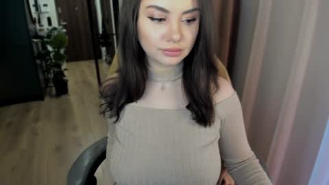 Ruby Help me to reach 100 thumbs up  online show from January 25, 2:08 pm