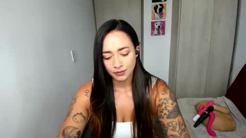 Sara online show from January 31, 8:01 pm