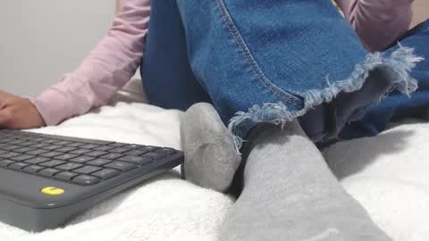 saaramiller     online show from January 11, 9:03 am