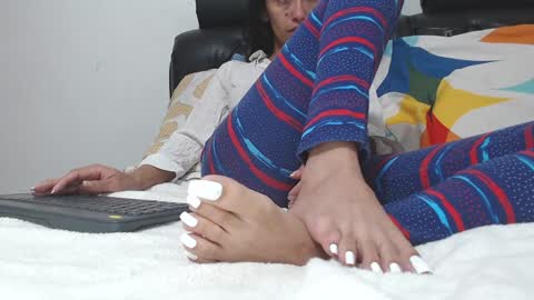 saaramiller     online show from February 8, 4:03 am