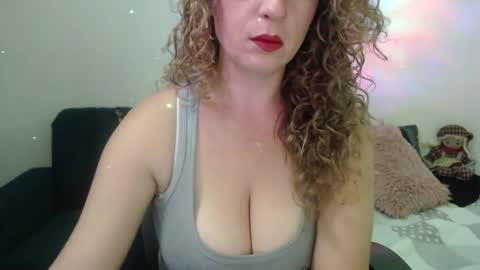 sacrletardiente online show from June 9, 1:54 pm
