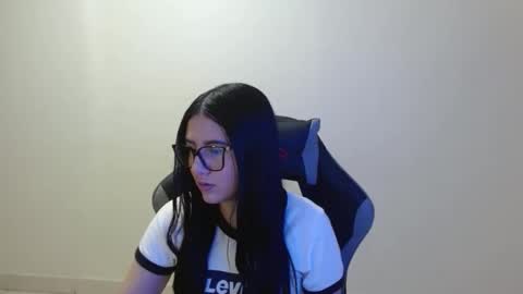 Sahaliefox  online show from December 16, 7:53 pm