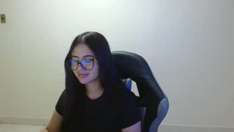 Sahaliefox  online show from March 27, 12:23 am