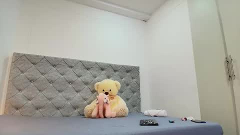 S A H M A N T A   R O S E online show from February 19, 4:23 am