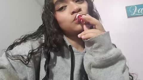 sara online show from February 25, 4:55 am