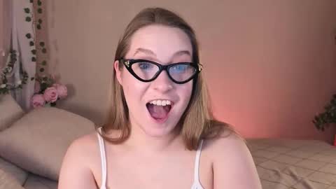 Trisha and Vincent online show from March 25, 8:45 pm