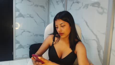 salmaportman_ online show from February 26, 3:03 am