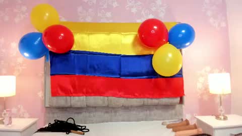 salome_simonz online show from June 17, 8:10 pm