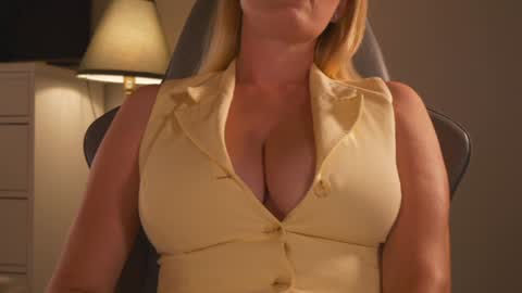 IsaBella-  online show from September 8, 7:02 pm