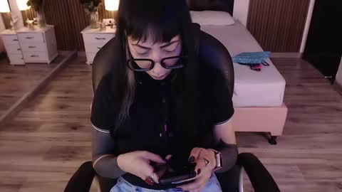 SAM MANSON online show from October 16, 1:14 pm