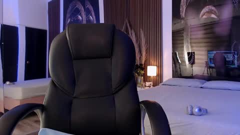 SAM MANSON online show from October 14, 12:41 pm