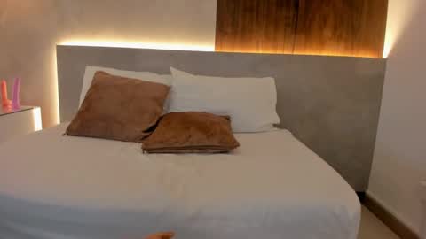 S A M A N T H A online show from October 18, 2:58 am