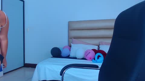 Sammy online show from February 4, 6:38 pm