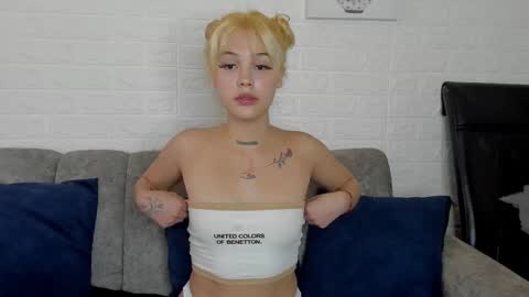 samantha_browwnn online show from January 26, 10:02 pm